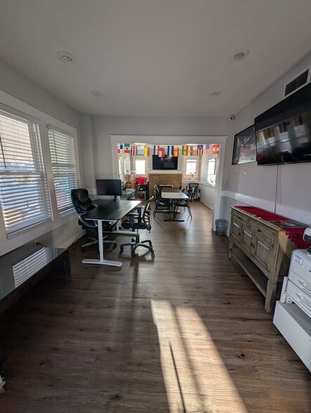 More Photos Of 4104 Bladensburg Rd, Brentwood Freestanding For Lease