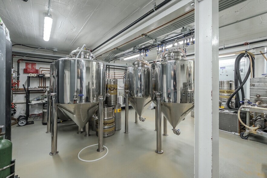 More Photos Of 117 E Allegan St, Otsego General Retail For Sale