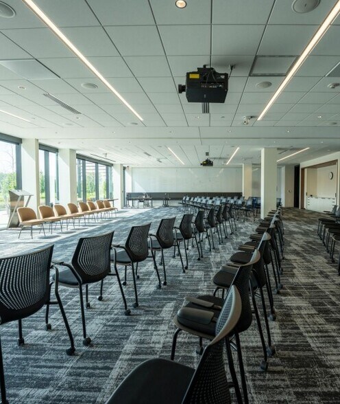 More Photos Of 35555 W 12 Mile Rd, Farmington Hills Office For Lease