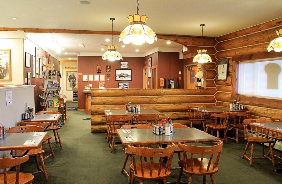 More Photos Of 1414 Cariboo Hwy, Clinton Hotel For Sale