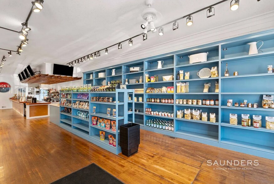 More Photos Of 70 Main St, Southampton Restaurant For Sale