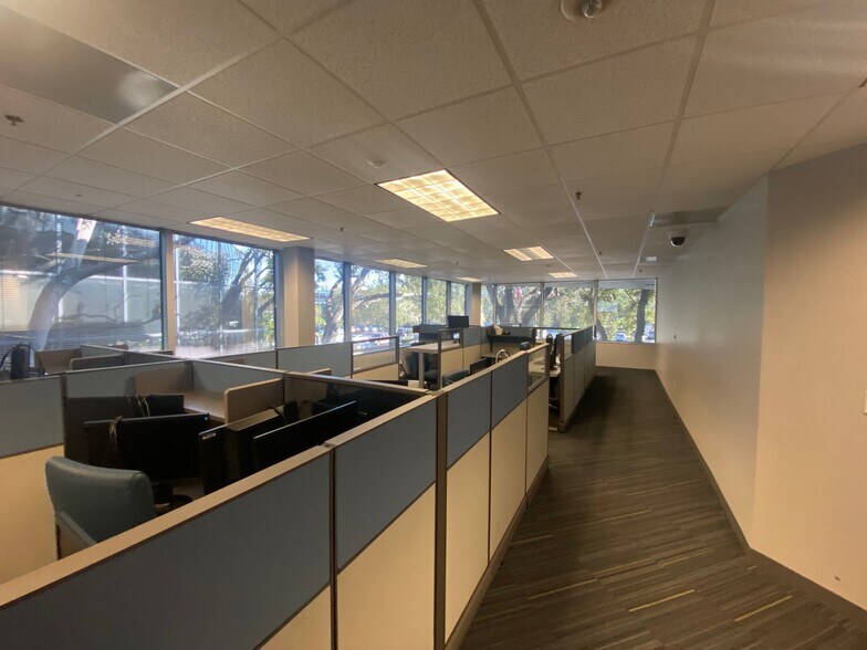 More Photos Of 3501 E Frontage Rd, Tampa Office For Lease