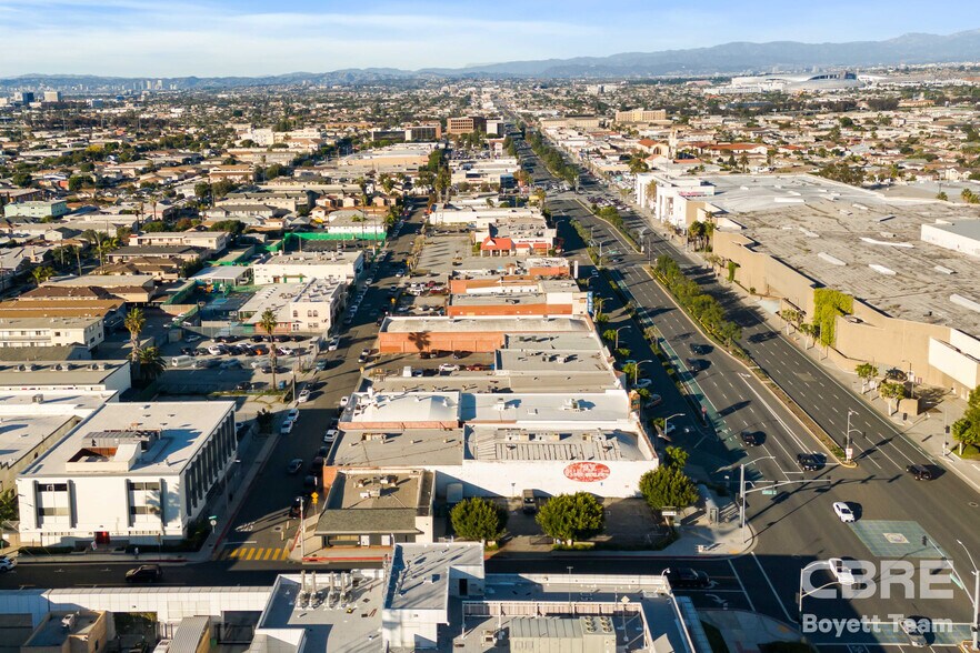 More Photos Of 12341 Hawthorne Blvd, Hawthorne Storefront For Sale