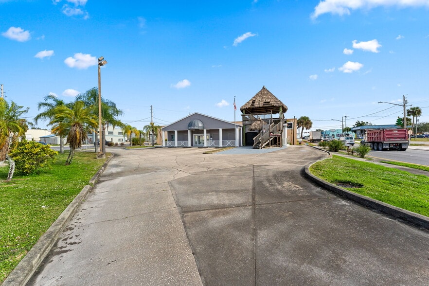 More Photos Of 340 King St, Cocoa Office For Sale