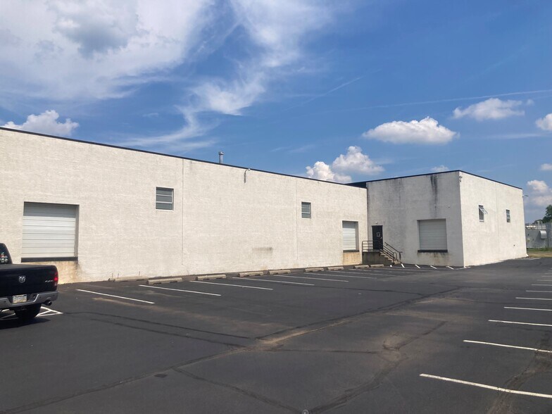 More Photos Of 513 Dickerson Rd, North Wales Manufacturing For Lease