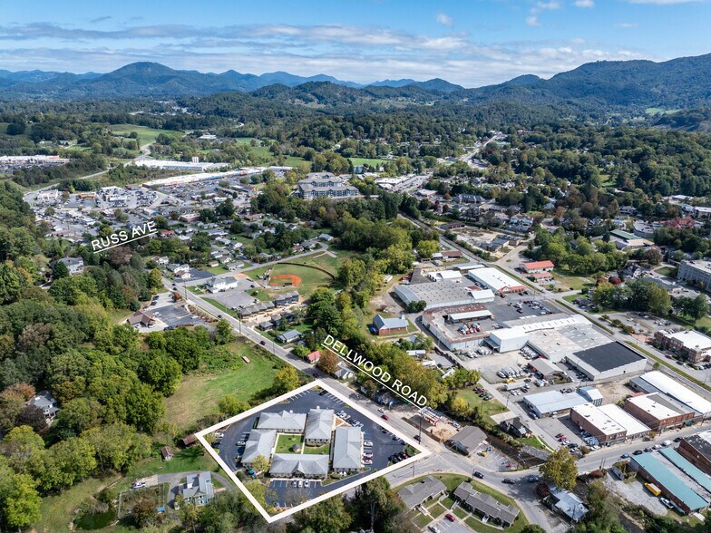More Photos Of 367-400 Dellwood Rd, Waynesville Medical For Sale