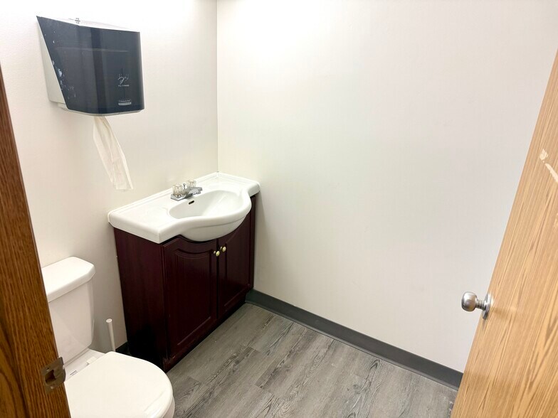 More Photos Of 8 Van Der Horn Way, Red Deer County Truck Terminal For Sale
