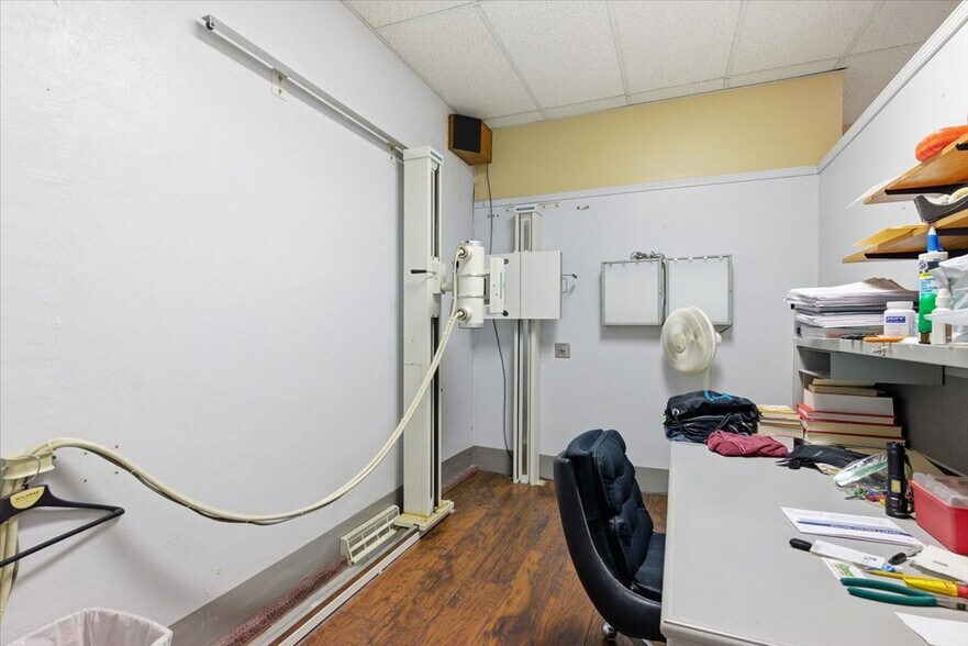 More Photos Of 24 N Walnut St, Glenwood Medical For Sale