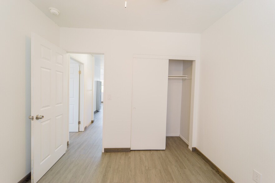 More Photos Of 562-564 11th St, Imperial Beach Apartments For Sale