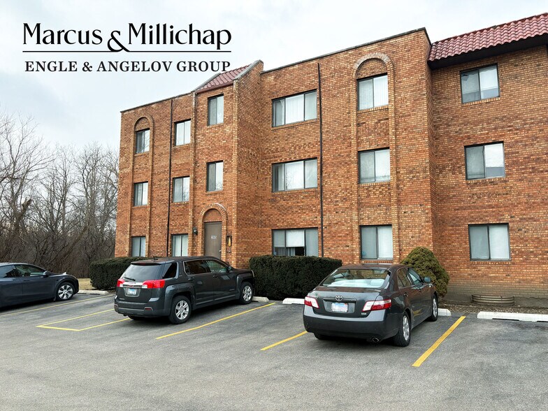 More Photos Of 365 E Rimini Ct, Palatine Apartments For Sale