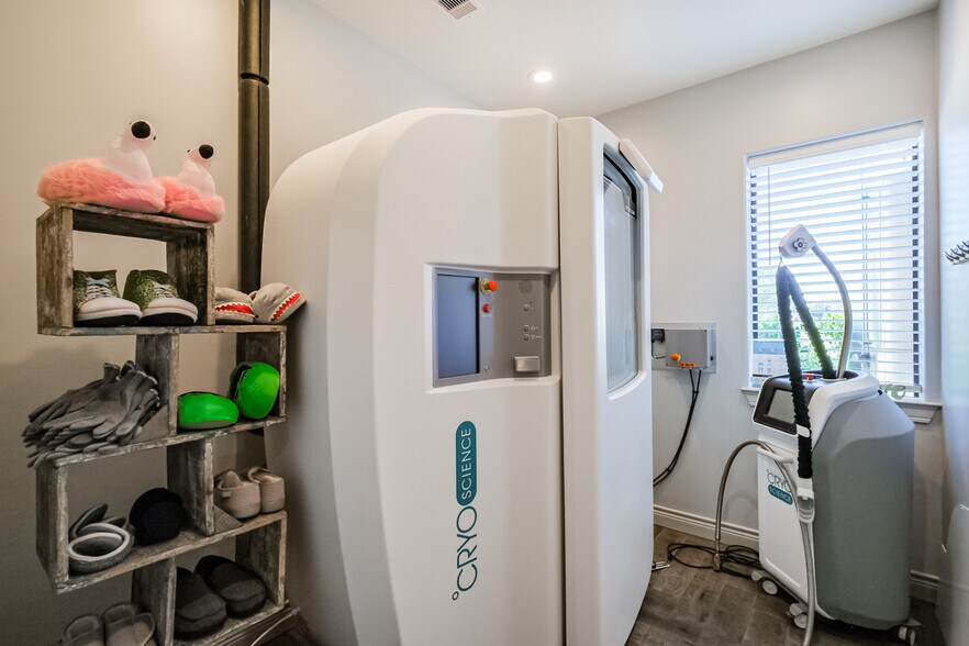 More Photos Of 21733 Provincial Blvd, Katy Loft Creative Space For Sale