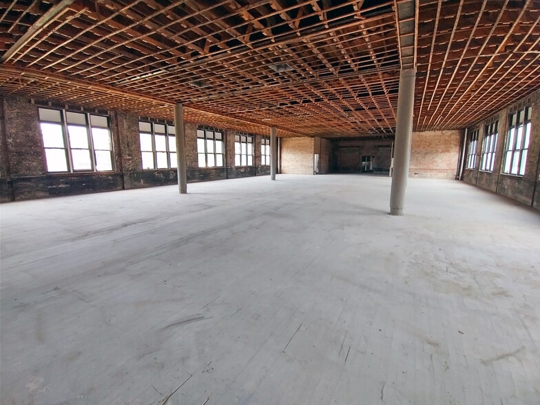 More Photos Of 420 Durnan St, Rochester Schools For Sale