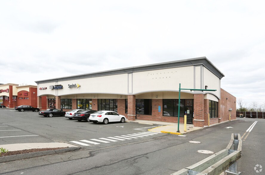 More Photos Of 682-700 Wethersfield Ave, Hartford Freestanding For Lease