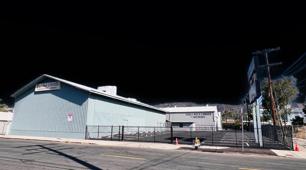 More Photos Of 2219 Fair Park Ave, Los Angeles Warehouse For Lease