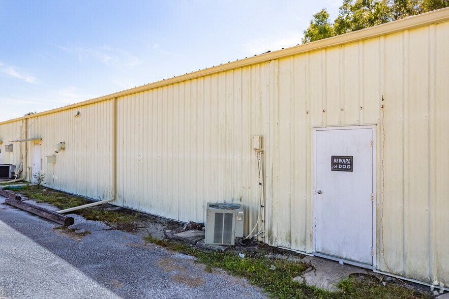 More Photos Of 106 Adams St, Auburndale Warehouse For Sale