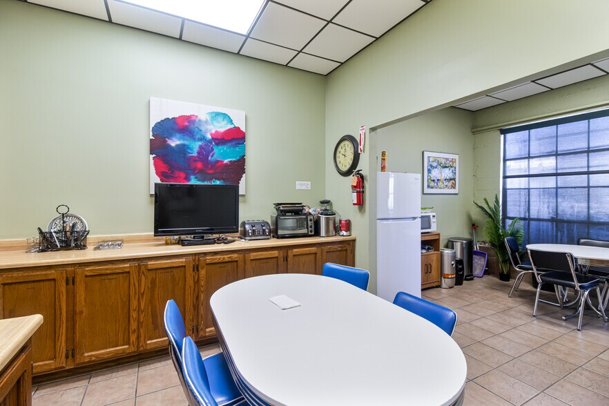 More Photos Of 408 S Stoddard Ave, San Bernardino Office For Sale