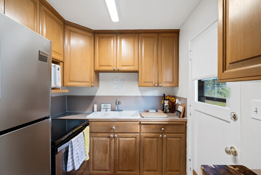 More Photos Of 1014 SW 154th St, Burien Apartments For Sale