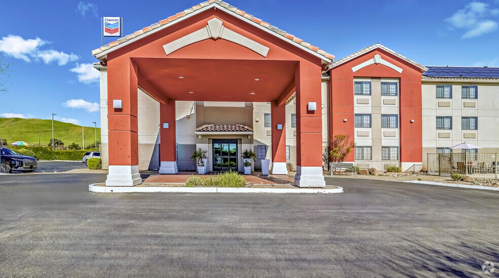 More Photos Of 4525 Howard Rd, Westley Hotel For Sale