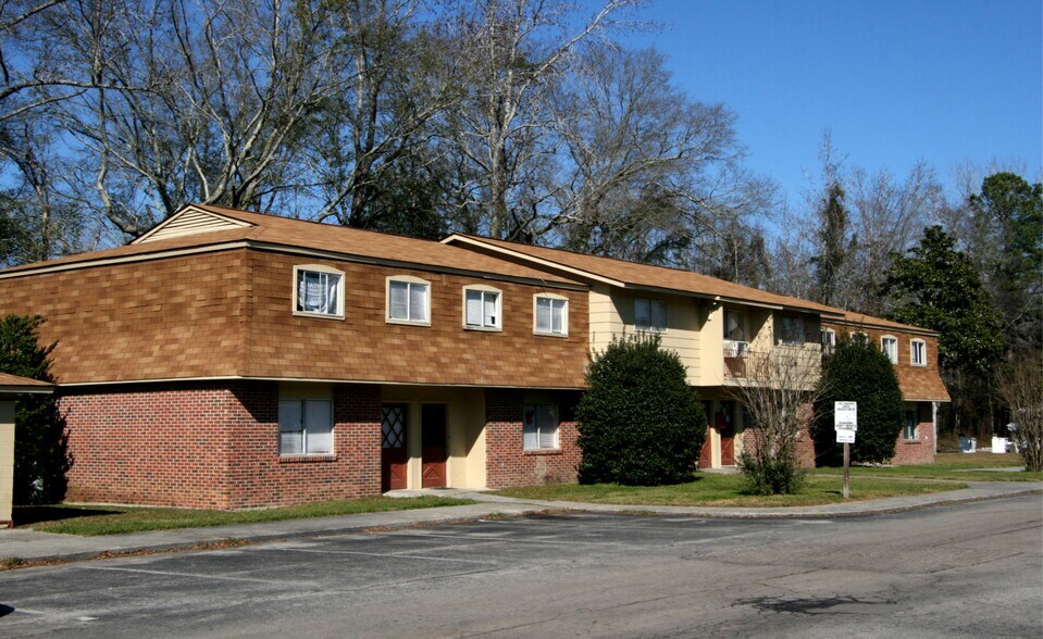 More Photos Of 901 Corona Dr, Orangeburg Apartments For Sale