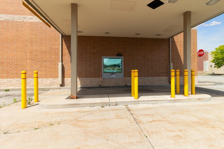 More Photos Of 1420 Wright Ave, Alma Drugstore For Sale