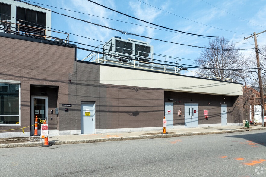 More Photos Of 179 Bent St, Cambridge Warehouse For Lease
