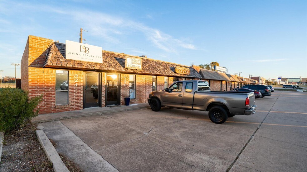 Primary Photo Of 300-324 Jim Wright Fwy, Fort Worth Storefront For Lease