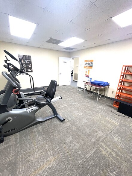 More Photos Of 2443 St Johns Bluff Rd S, Jacksonville Service For Sale