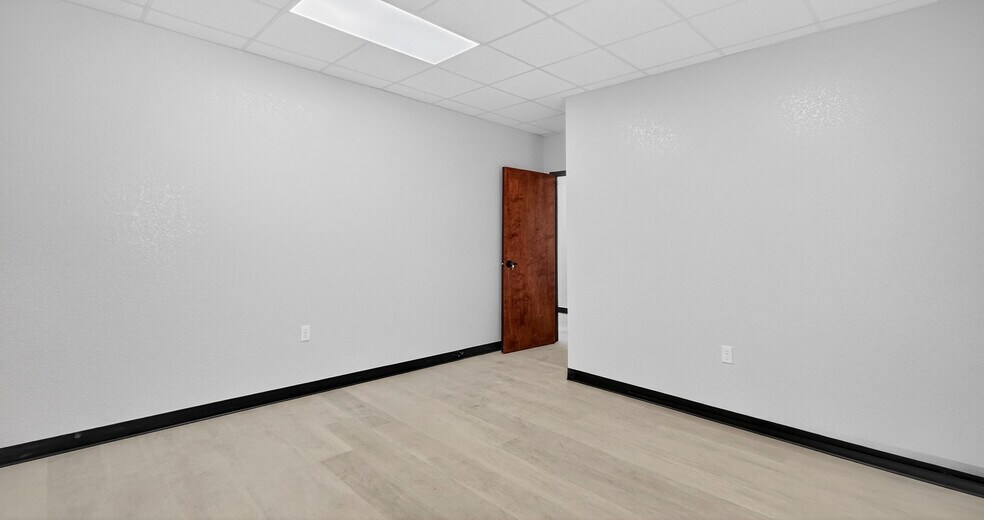 More Photos Of 16511 W Basin St, Odessa Industrial For Lease