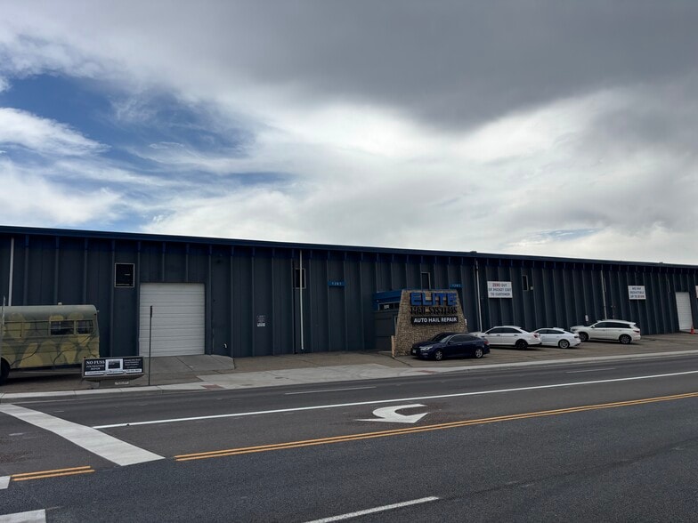 More Photos Of 3000-3066 S Platte River Dr, Englewood Warehouse For Lease