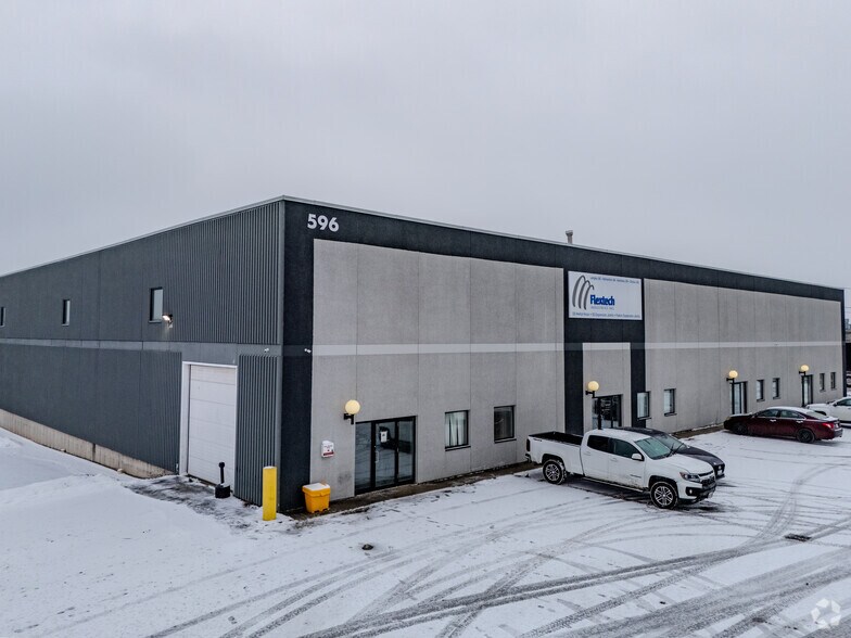 Primary Photo Of 596 Rennie St, Hamilton Warehouse For Lease