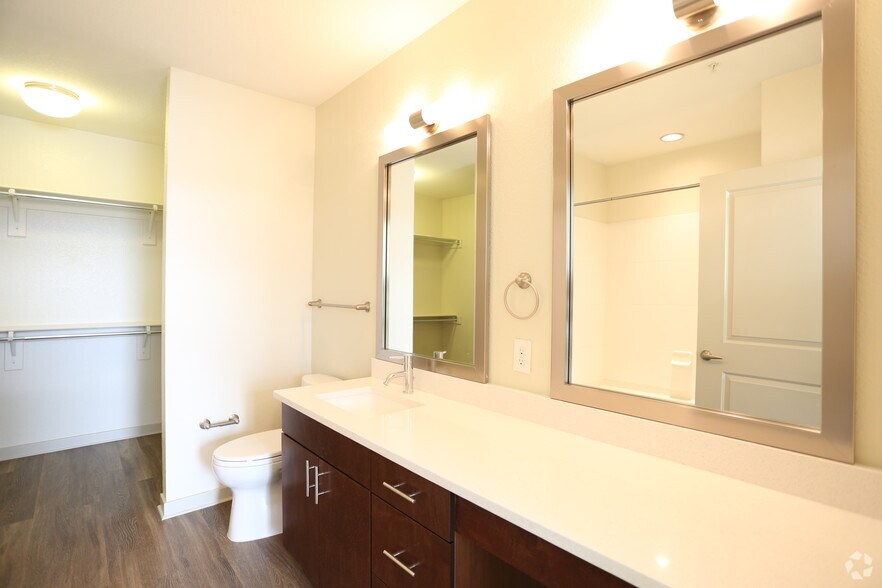 More Photos Of 2424-2434 W Caithness Pl, Denver Apartments For Lease