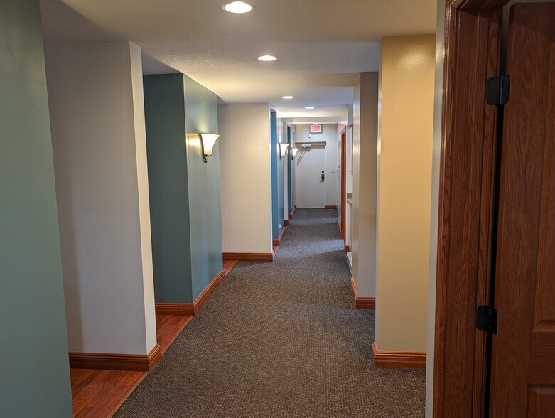 More Photos Of 204 Star Mankato MN 56001 st, Mankato Office For Sale