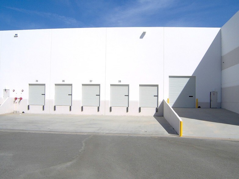 More Photos Of 28939-28945 Avenue Williams, Valencia Warehouse For Lease
