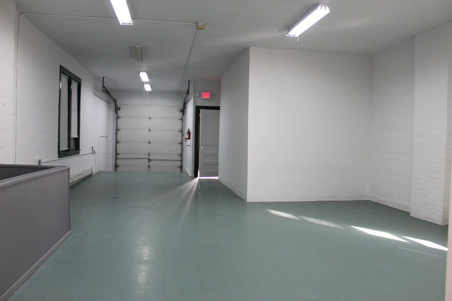 More Photos Of 4319 Meadowview Ave, North Bergen Warehouse For Lease