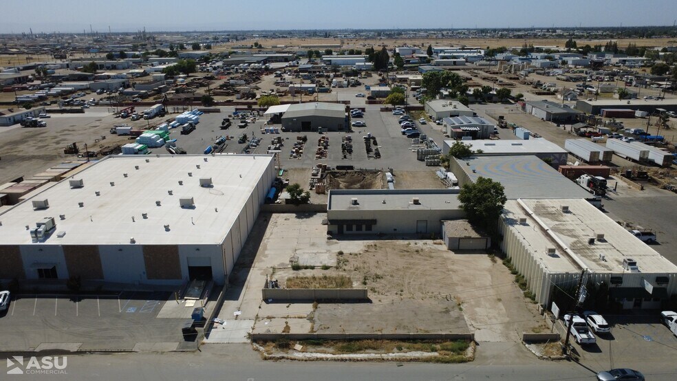 More Photos Of 2831 Gibson St, Bakersfield Warehouse For Sale