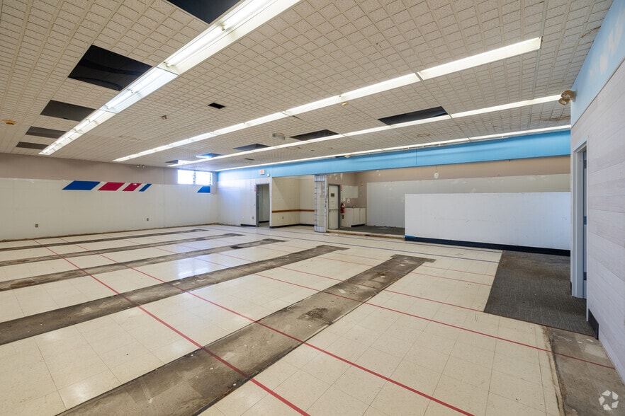 More Photos Of 739 Greenwood Ave, Trenton Freestanding For Lease