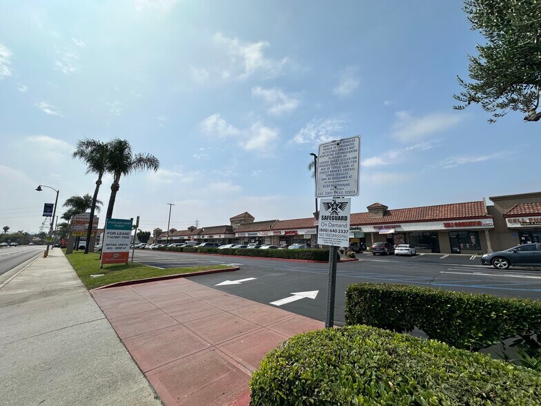 More Photos Of 9432-9532 Whittier Blvd, Pico Rivera Unknown For Lease