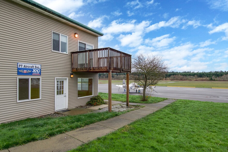 More Photos Of 191 Airport Rd, Port Townsend Airplane Hangar For Sale