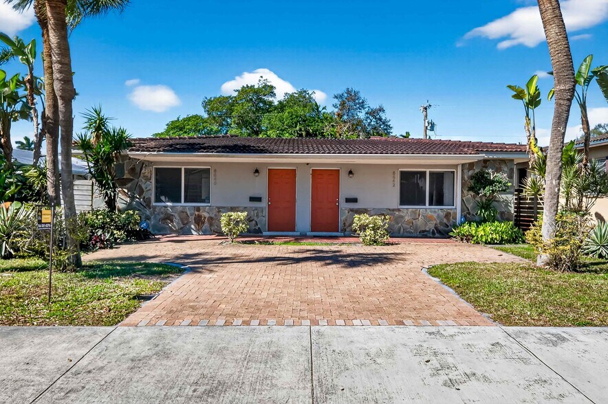 More Photos Of 8640 NE 2nd Ave, El Portal Office Residential For Sale