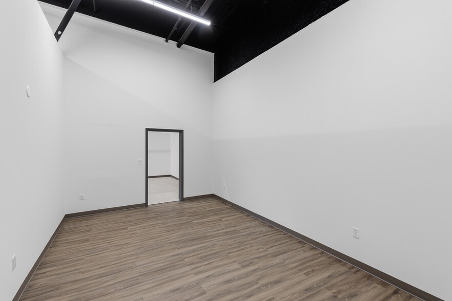 More Photos Of 11576 Pierson Rd, Wellington Warehouse For Lease