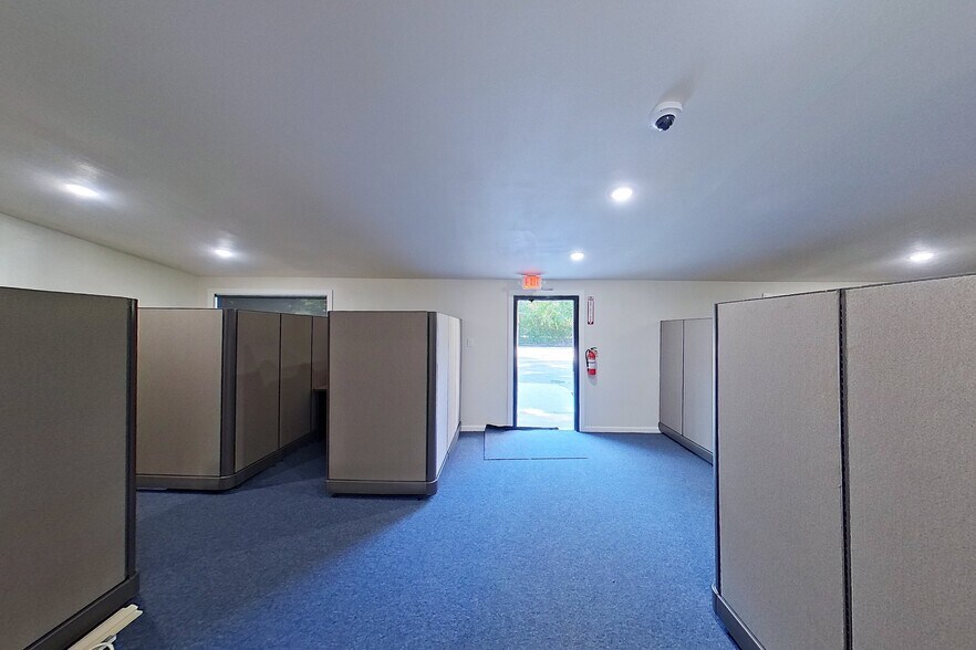 More Photos Of 26519 Oak Ridge Dr, Spring Storefront Retail Office For Sale