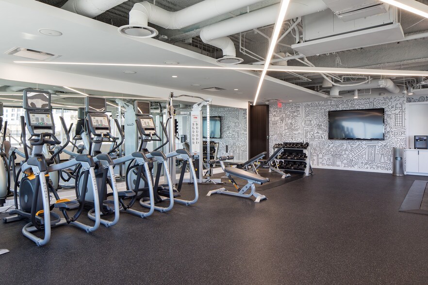 More Photos Of 100 Peachtree St NW, Atlanta Office For Lease