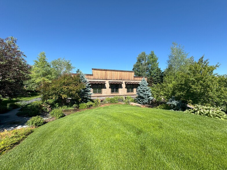 More Photos Of 2 Hot Springs Loop Rd, Ennis Medical For Sale