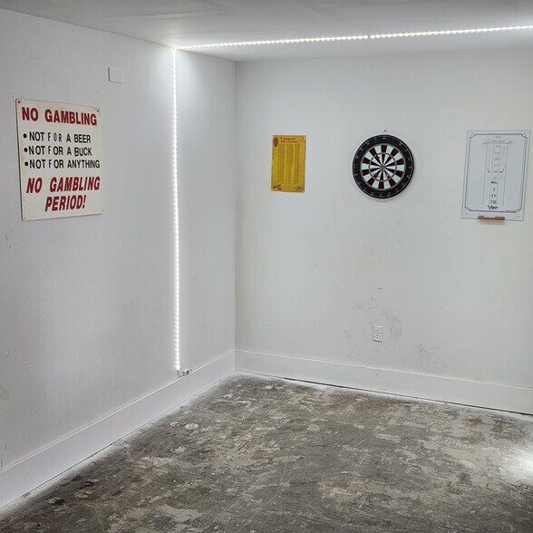 More Photos Of 200-204 N State St, Harrison Restaurant For Lease