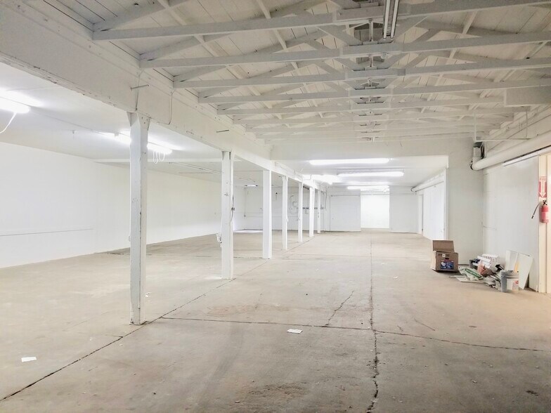 More Photos Of 425 E 58th St, Los Angeles Warehouse For Lease