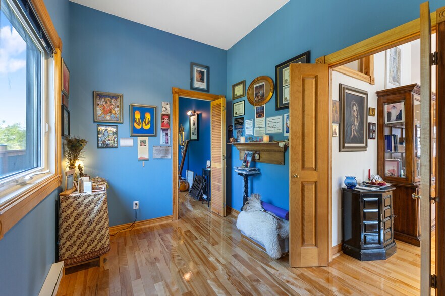 More Photos Of 57 Rue Allan, Brownsburg-chatham Apartments For Sale