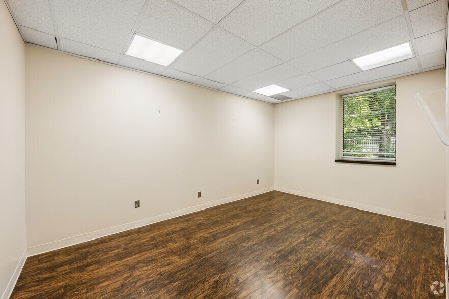 More Photos Of 644 2nd St, Alabaster Medical For Lease