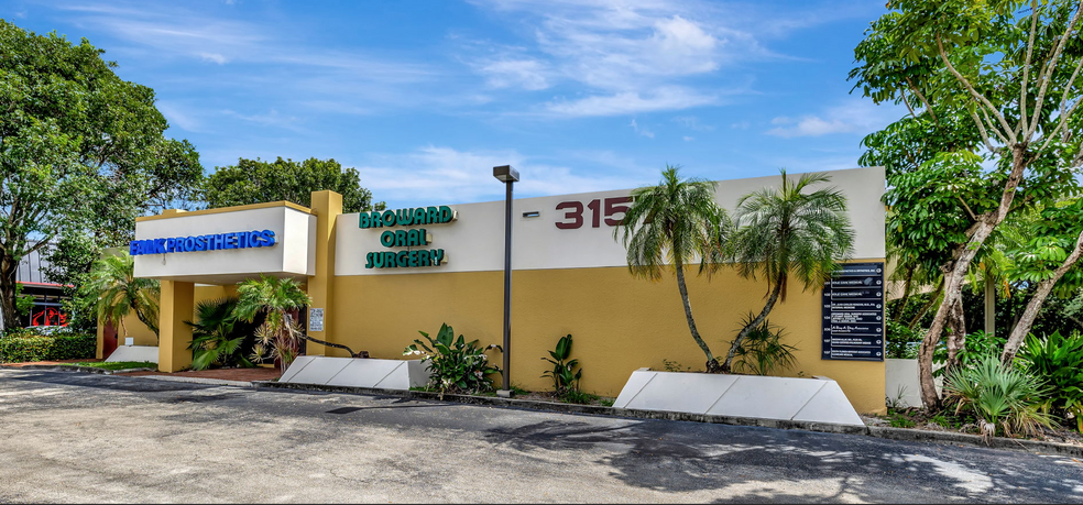 Primary Photo Of 3157 N University Dr, Davie Medical For Sale