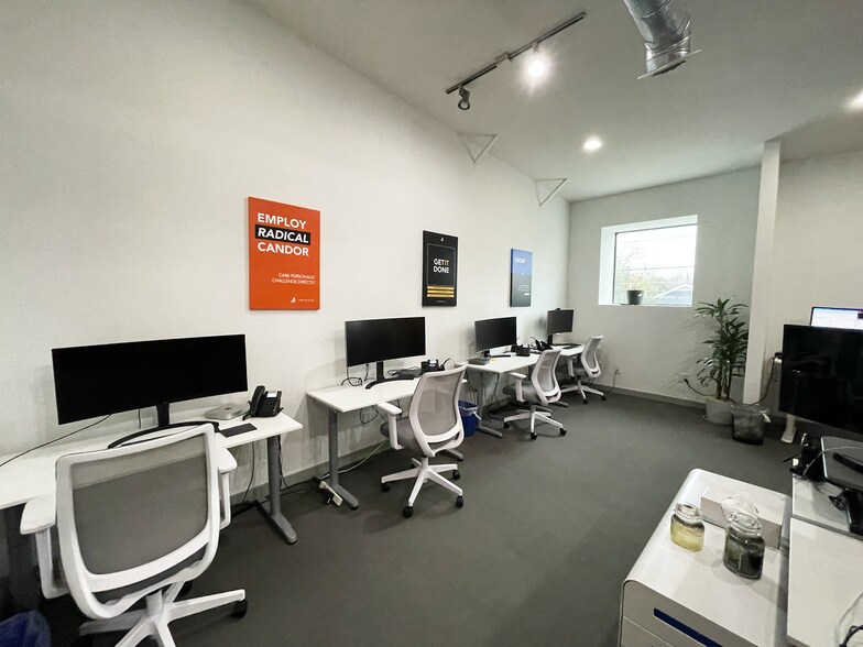 More Photos Of 3700 Thompson St, Austin Loft Creative Space For Lease