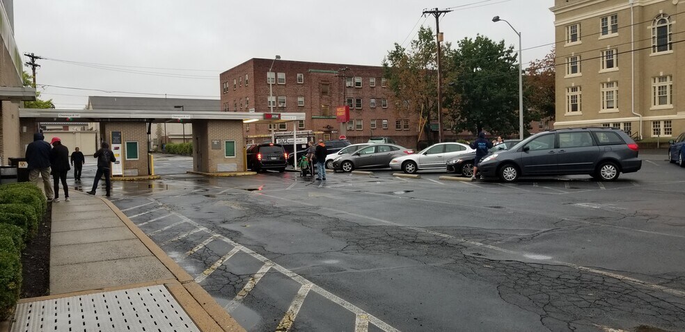 More Photos Of 415 E High St, Pottstown Storefront Retail Office For Lease